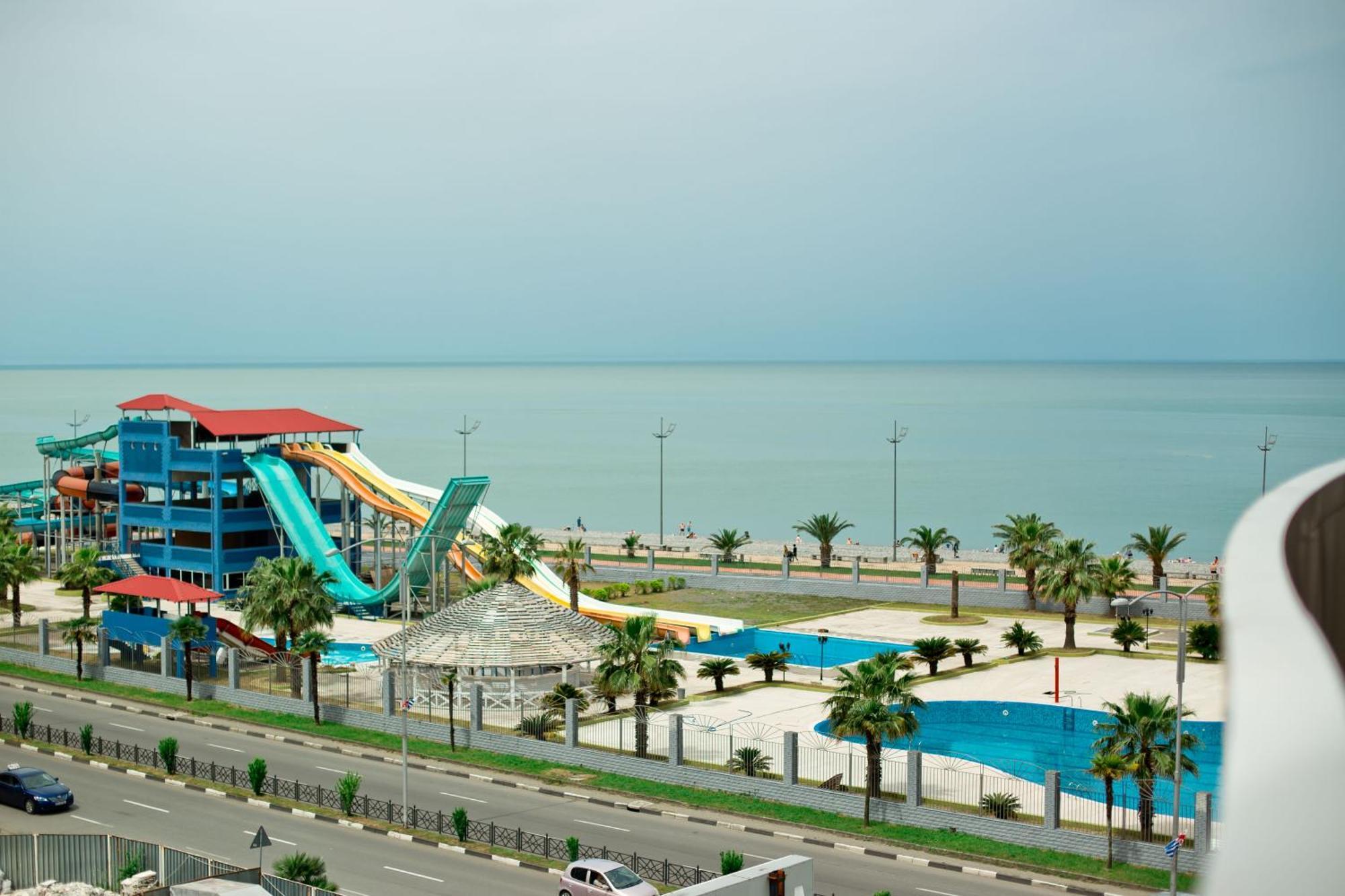 The Blue Perl 3 Apartment Batumi Exterior photo