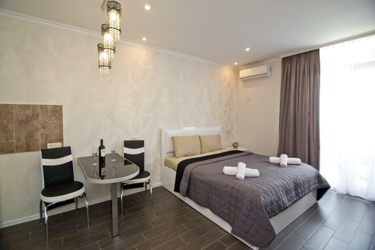 The Blue Perl 3 Apartment Batumi Exterior photo